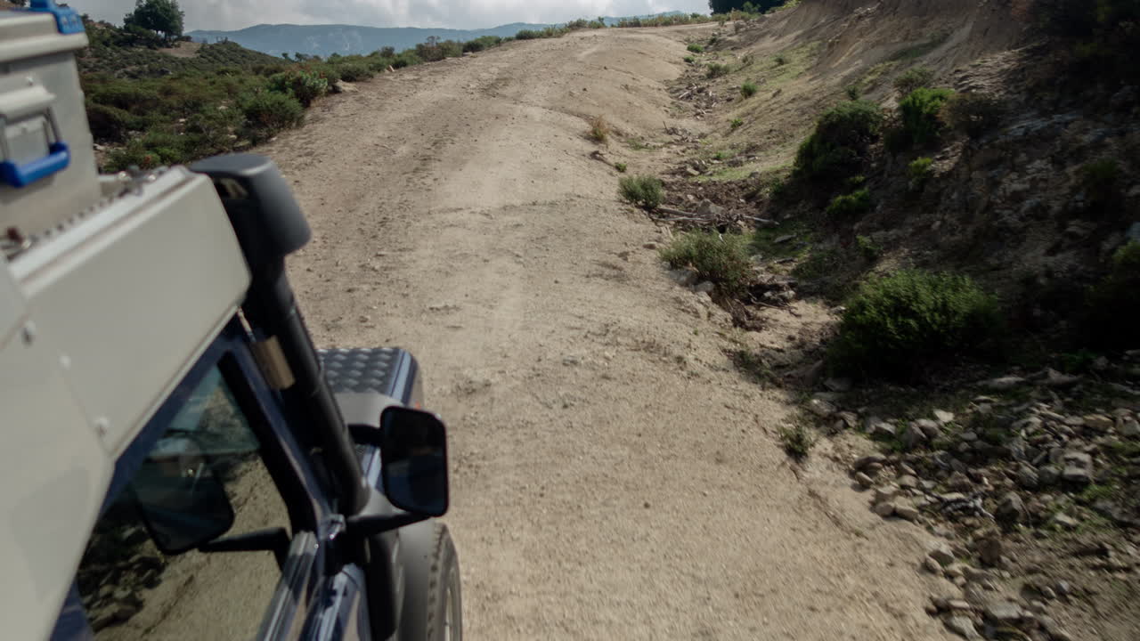 lado landrover dji4j 03