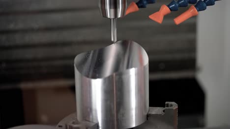 máquina de fresado cnc para el trabajo de metales.