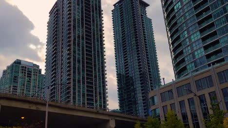 Timelapes-of-buildings-and-traffic-afternoon-clouds