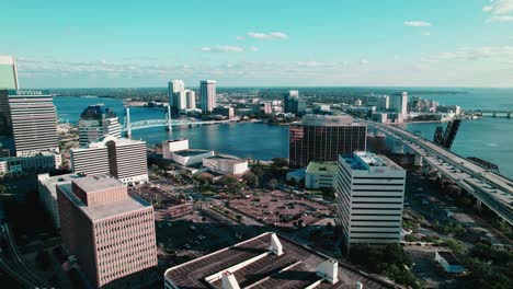 Jacksonville,-Florida,-aerial-unveils-the-city's-charm