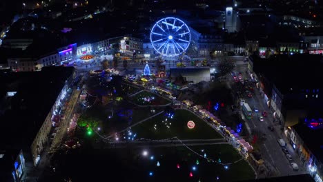 Vista-Aérea-Del-Mercado-Navideño-De-Galway