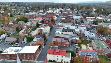 Downtown-Lexington,-Virginia-during-autumn-day