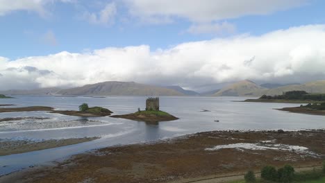 Acosador-Del-Castillo-En-Argyll,-Escocia