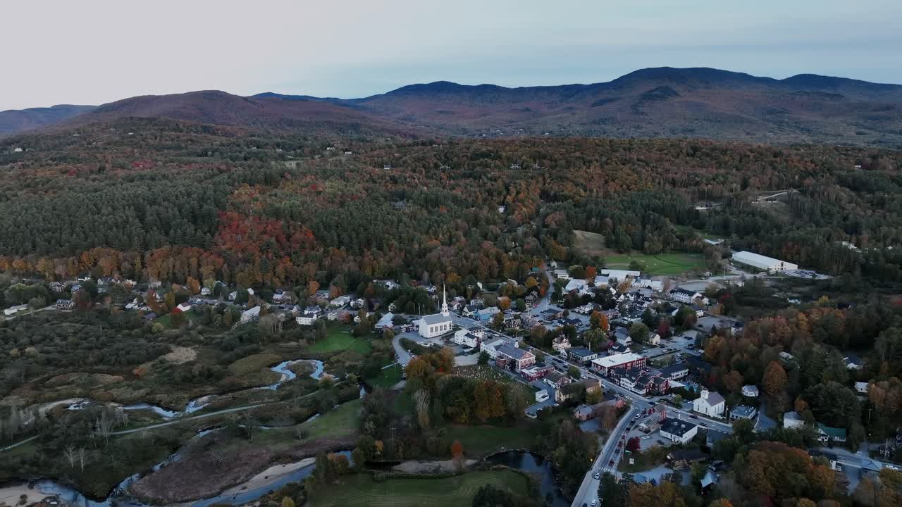 Naturskjønne Stowe i Vermont om høsten, delstat i New England i det nordøstlige USA