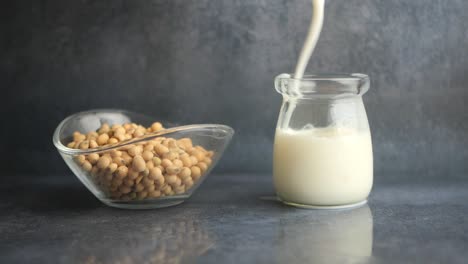 soy milk and soybeans