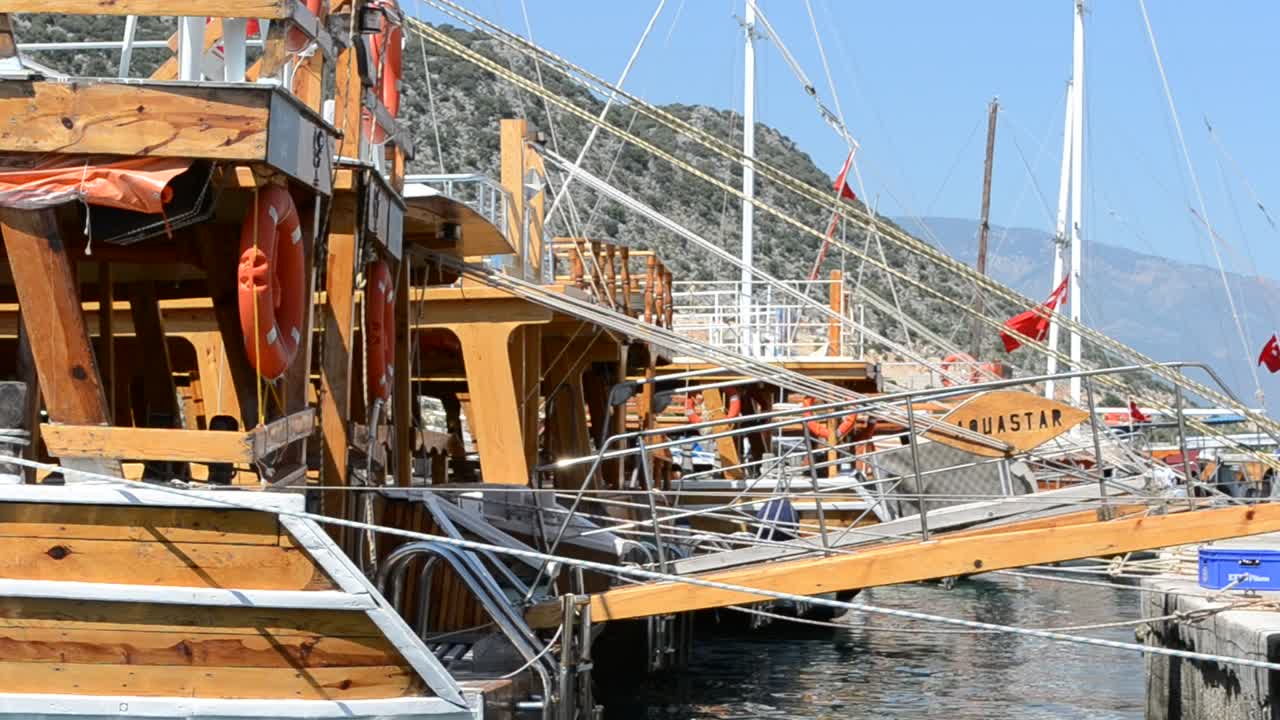 Das Schiff im Meer