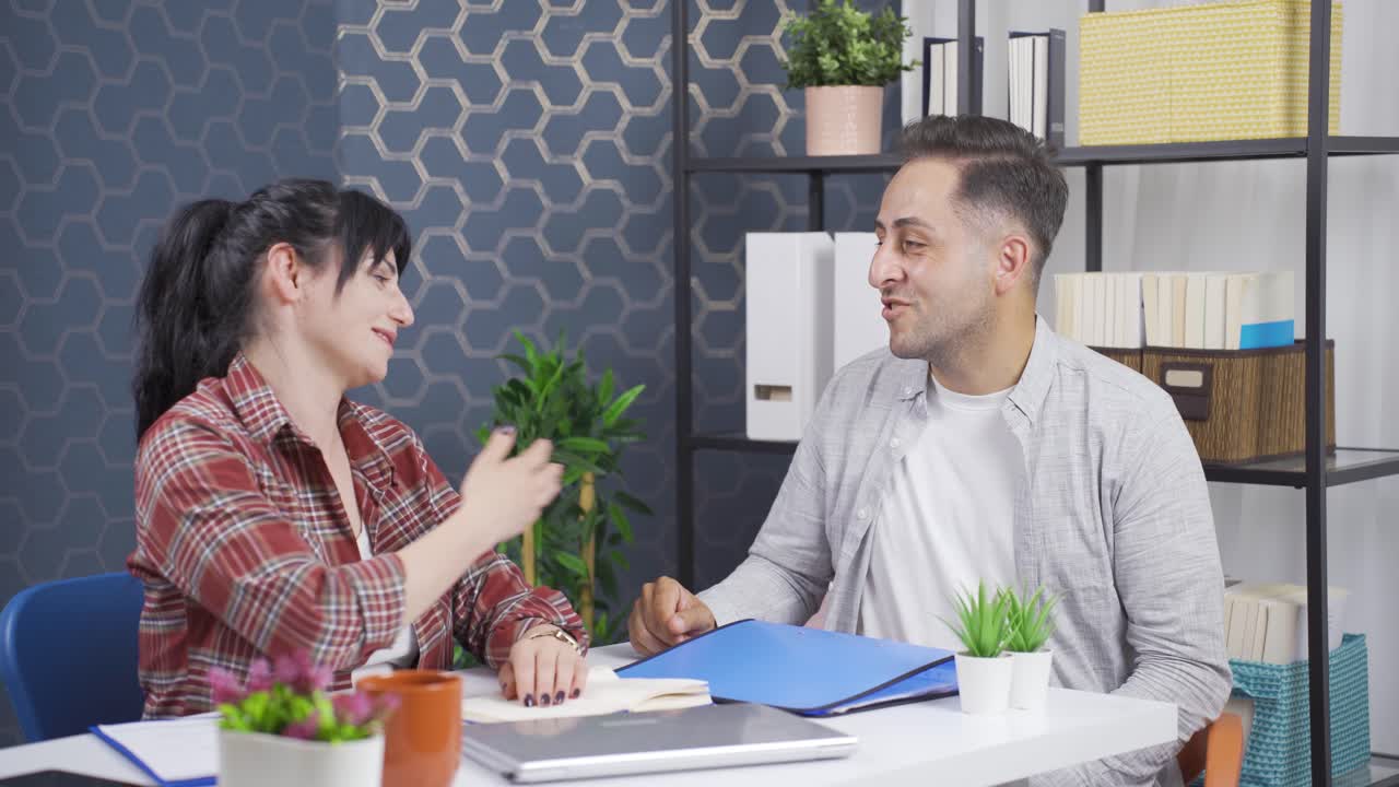 환자는 그에게 긍정적인 영향을 끼친 라이프 코치에게 감사합니다.