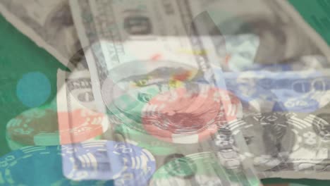 animación de billetes de dólar estadounidense que caen sobre una mesa sobre fichas de casino y cartas de juego