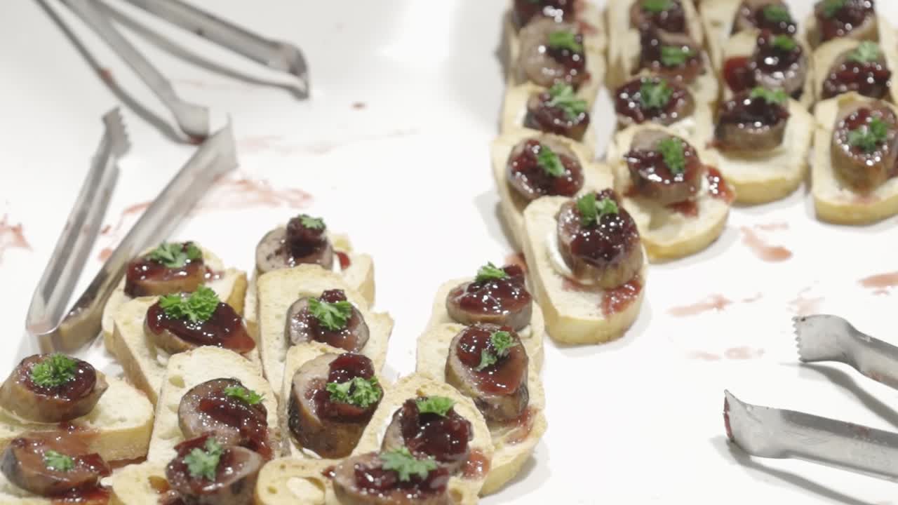 결혼식 에서 선물 을 준비 하는 것