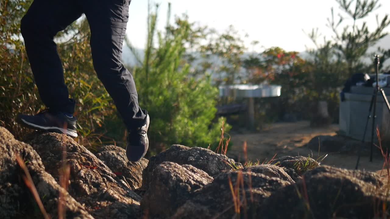 imagen de viaje de escalar una montaña tomada por sony lumix dmc-g7