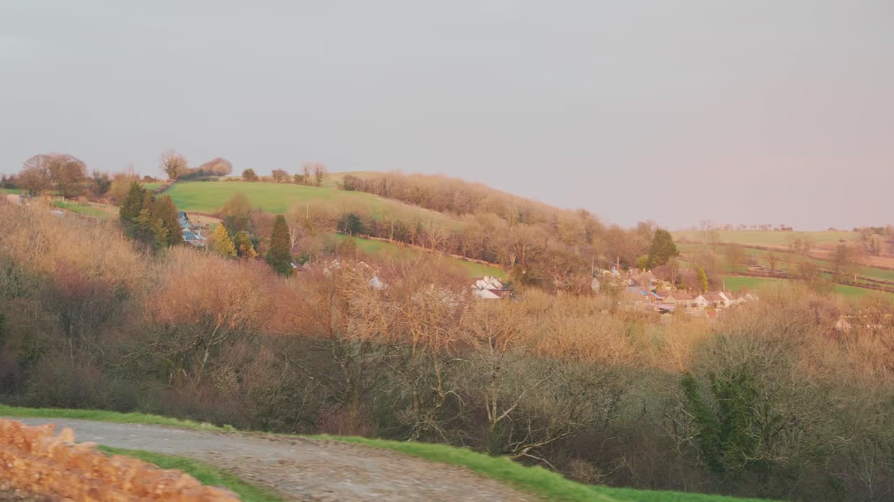 Ripresa al rallentatore della campagna rurale di Bristol, Inghilterra, Regno Unito.