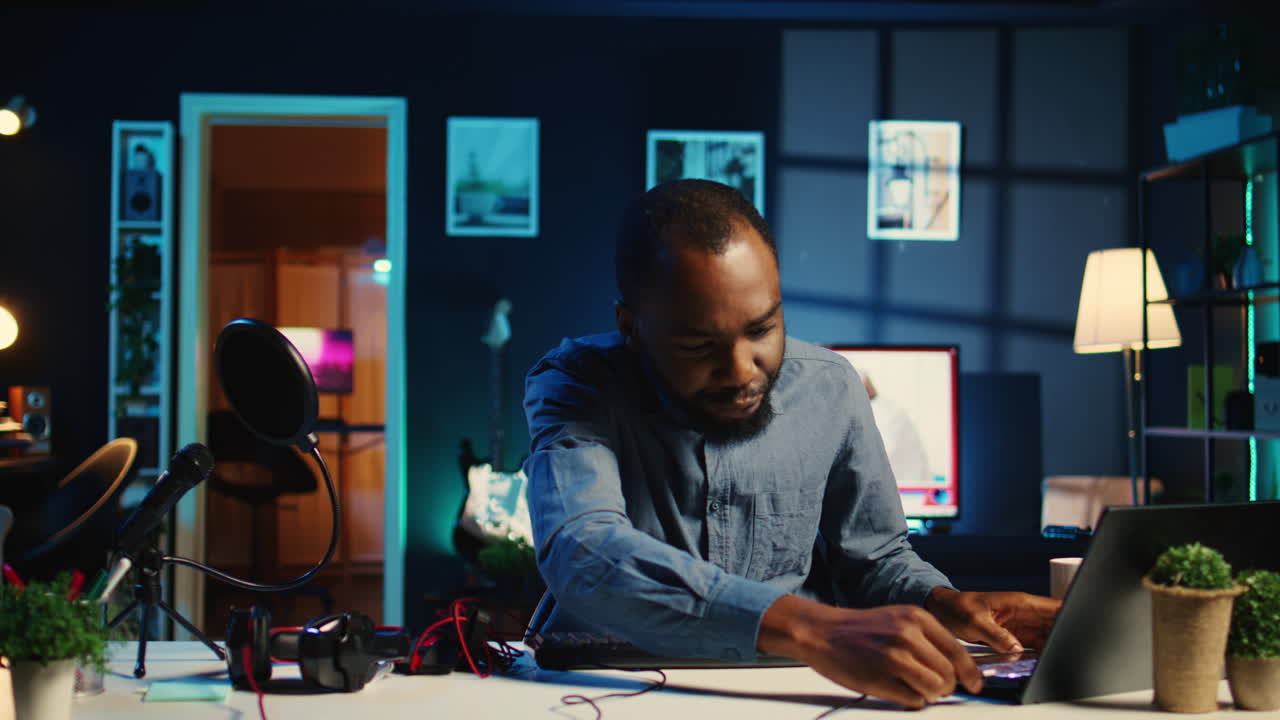 Influencer reviews gaming peripherals