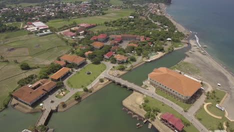 Luftaufnahmen-Von-Alten-Häusern-In-Las-Casas-Filipinas-De-Acuzar