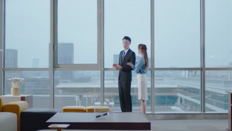 businessman training employees in their personal development, good teamwork