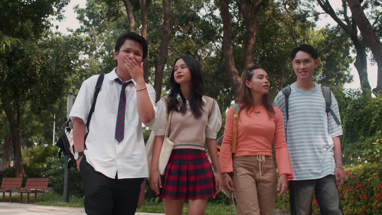 공원에서 십대들