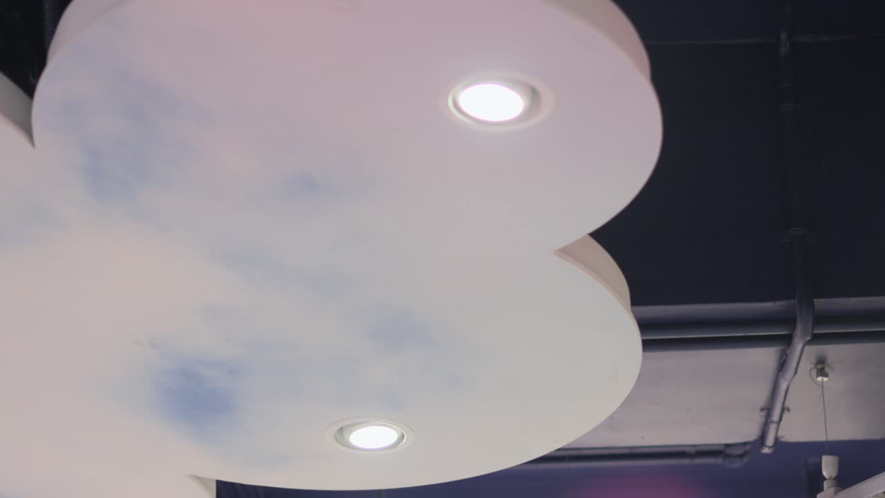 지붕 조절 가능한 조명 클로즈업 뷰