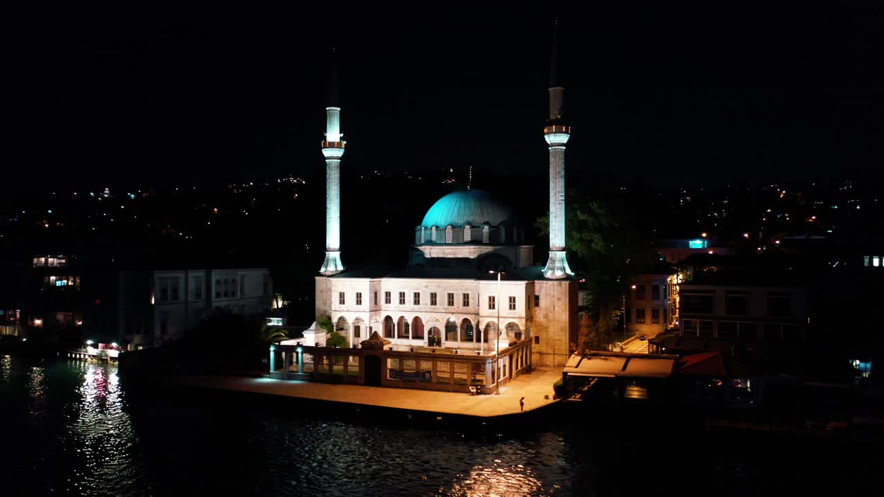 이스탄불의 베일르베이 모스크의 공중 사진