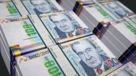 billetes de dinero de soles peruanos envueltos en un bucle sin costuras