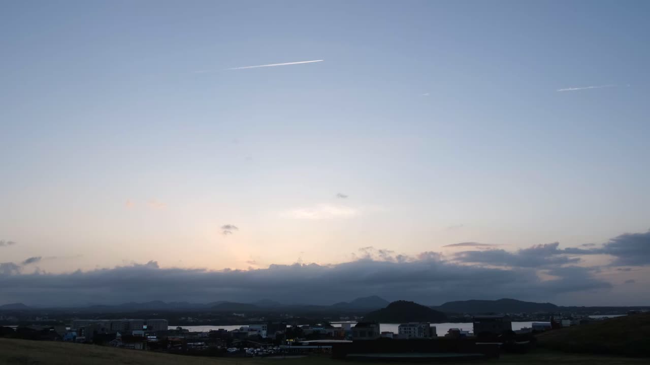 한국의 일몰에 아름답고 조용하고 평화로운 자연 풍경