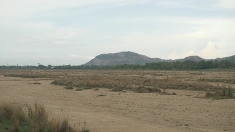 Heiliges-Falgu-Fluss,-Trockenes-Wasserbett-Mit-Einem-Langen-Abschnitt-Von-Sanddünen,-Bodhgaya,-Bihar,-Indien