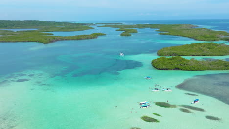 paisaje panorámico del parque nacional de morrocoy en venezuela - fotografía aérea de un avión no tripulado