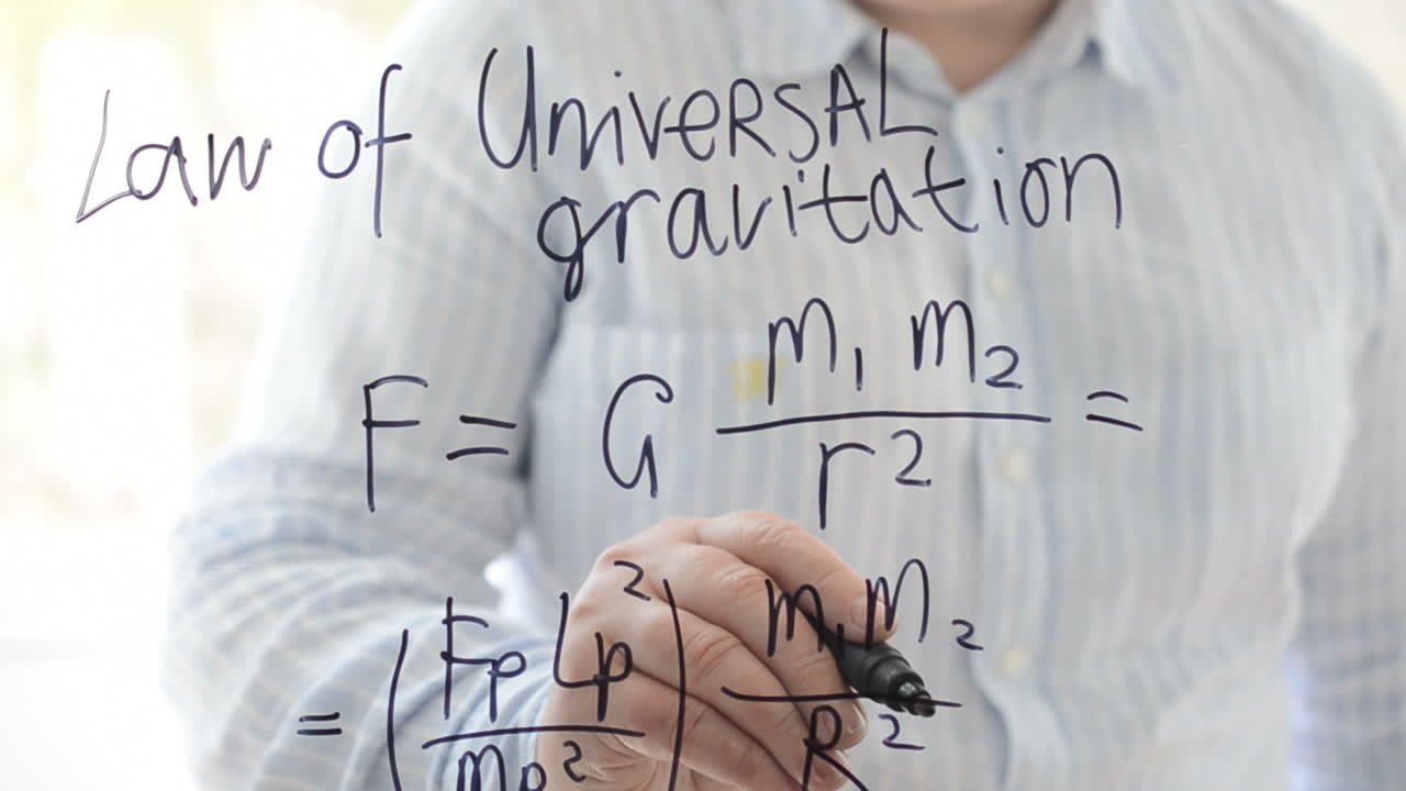 Legge di gravitazione universale, formula. Scriviamo con un pennarello.