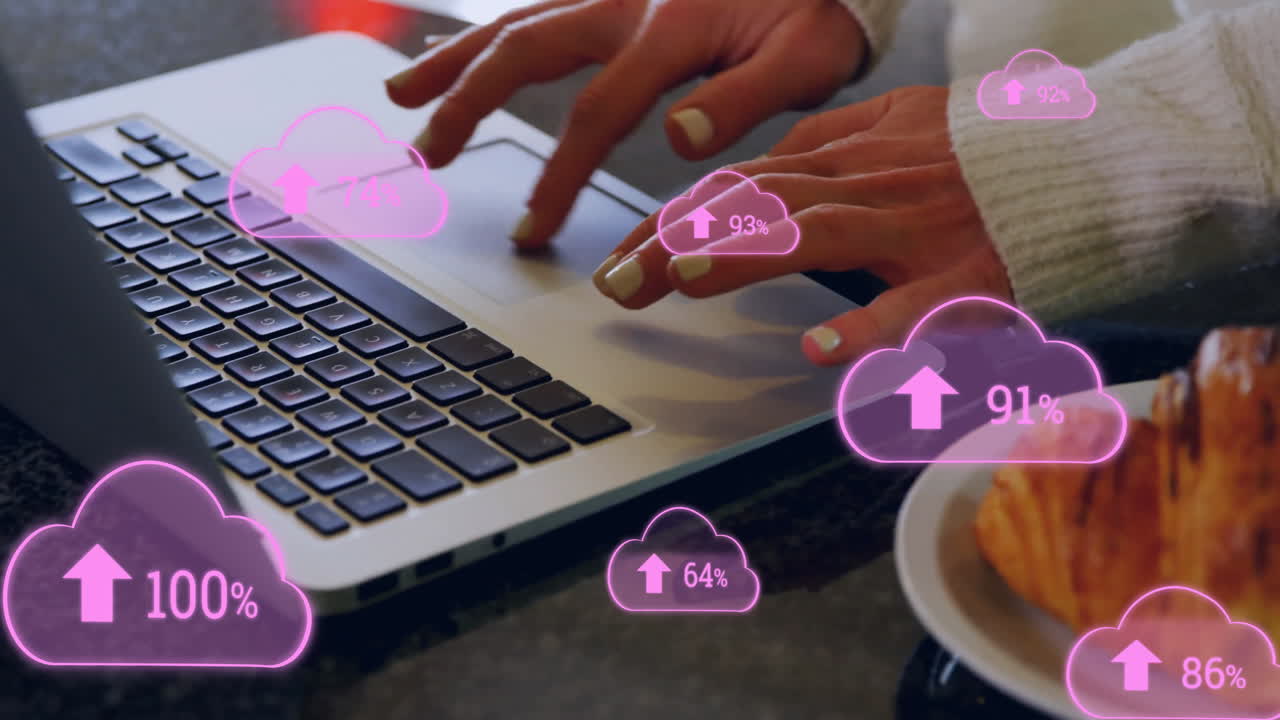 animación de procesamiento de datos y nubes sobre mujer biracial usando portátil