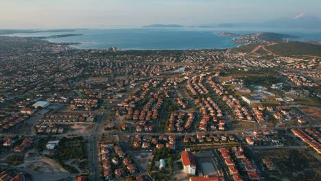 vista aérea de alacati. vista desde el avión no tripulado de alacati.