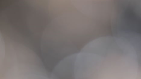 abstrakte lichtlecken auf schwarzem hintergrund.