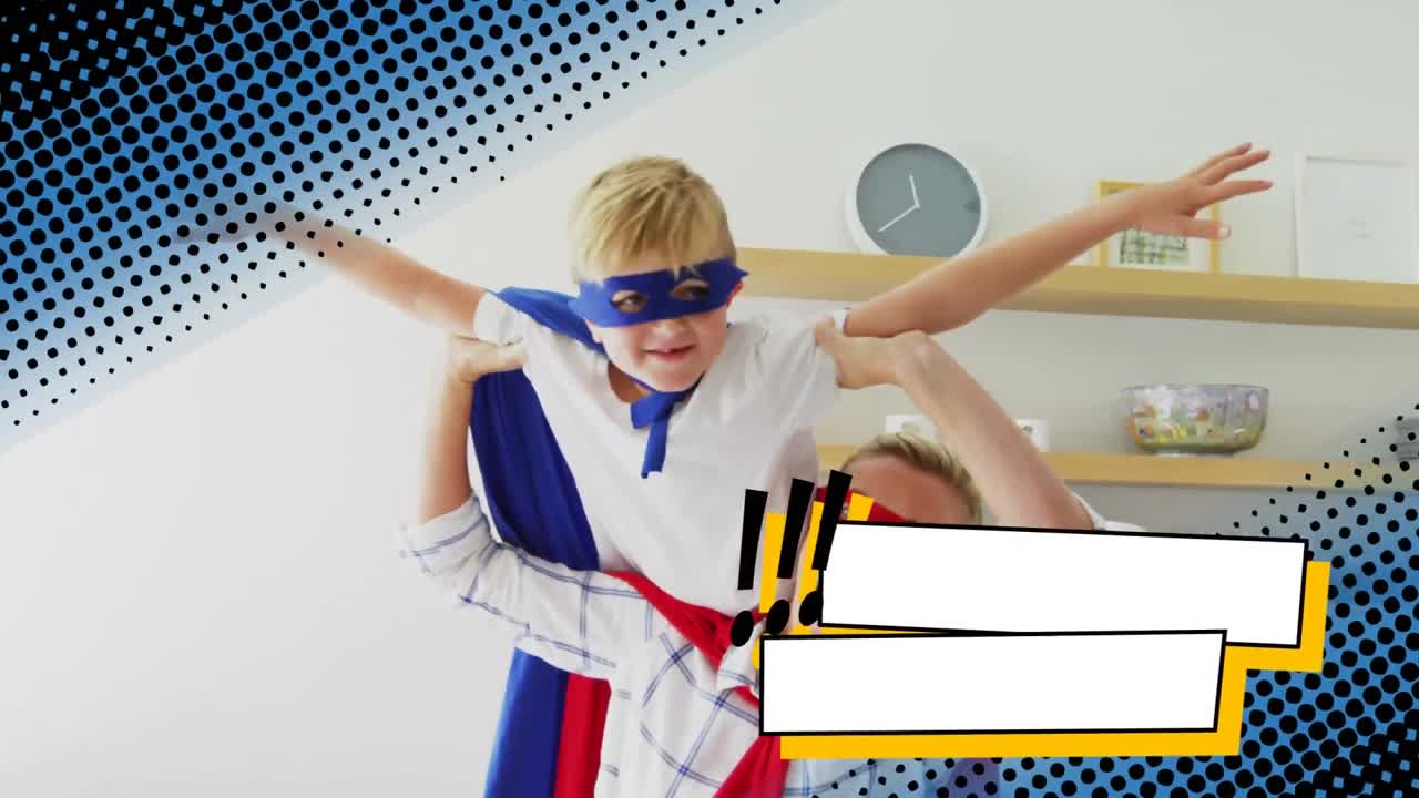 슈퍼히어로 의상을 입고 아이를  ⁇ 고 있는 어머니