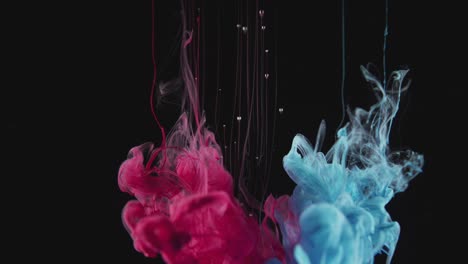 Sinking-Liquid-Paint-Creating-Underwater-Art