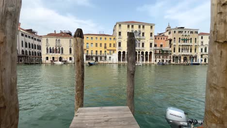 Hermosas-Casas-Tradicionales-Europeas-En-Venecia