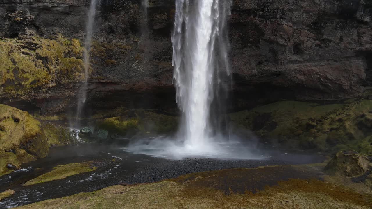 islandia cascada seljalandsfoss drone aéreo 1.mp4