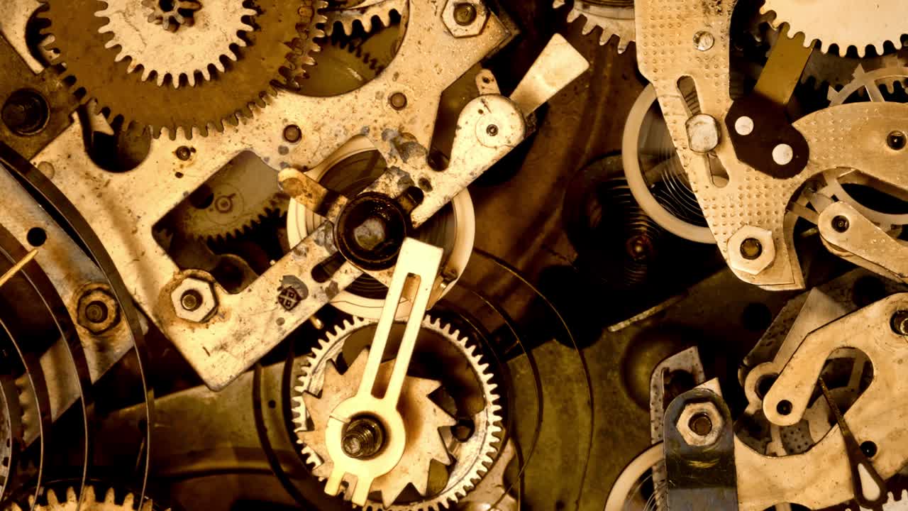 composición plana, mecanismo de reloj de época color azul brillante y amarillo