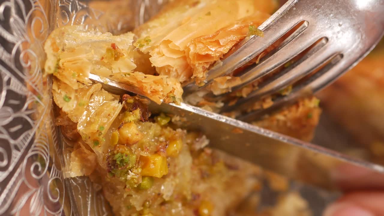 Primo piano di baklava tagliata
