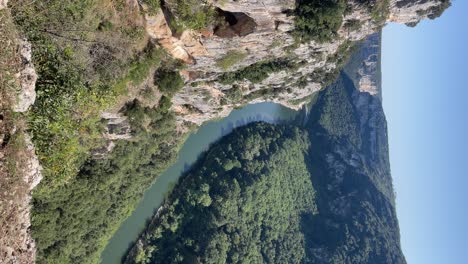 Vertical-video-of-Gorges-de,-Ardèche-kayak-canoe