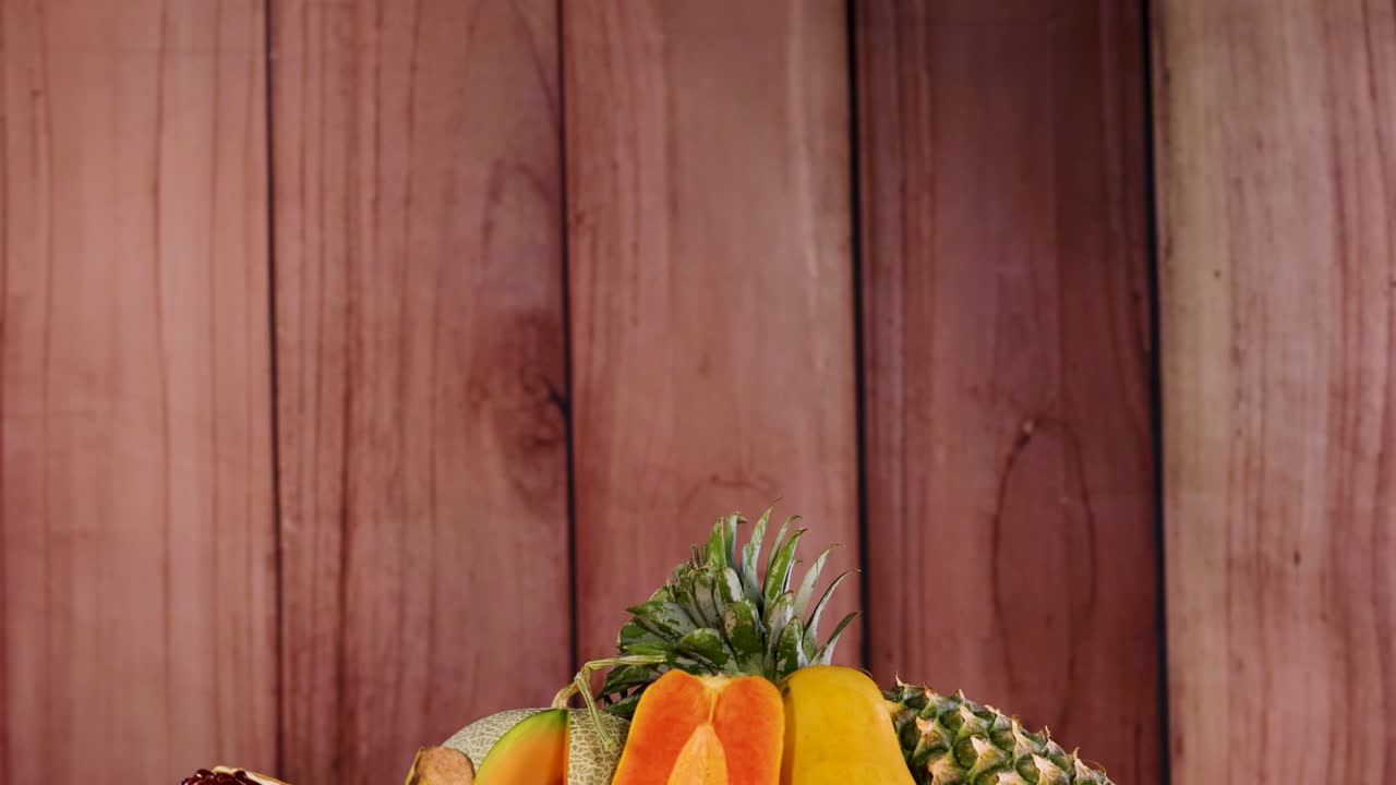 una vibrante exhibición de una variedad de frutas frescas