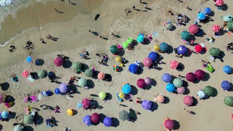 vacationers-on-el-canelillo-beach,-valparaiso-region,-chile