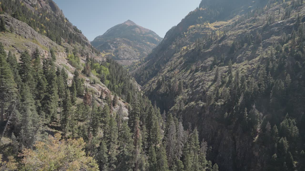 paisaje de valle de montaña