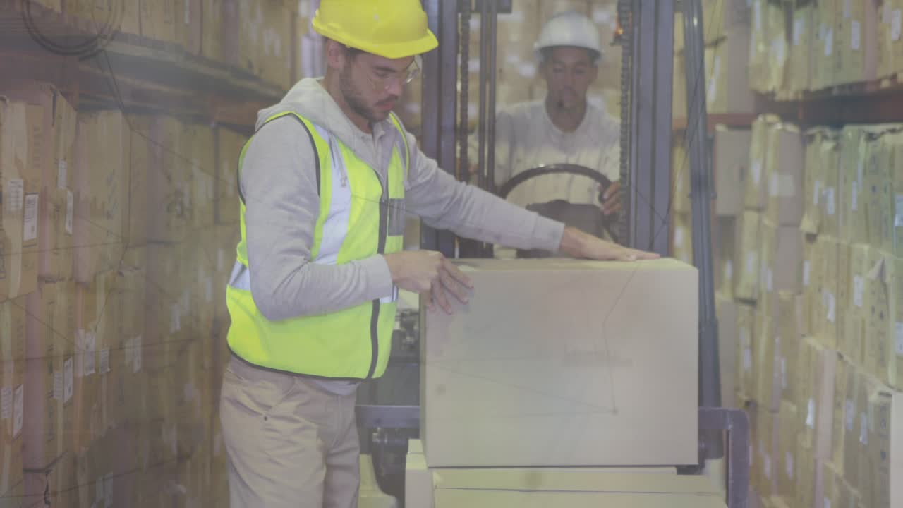 Animazione di elaborazione dati sovrapposta a un carrello in un negozio