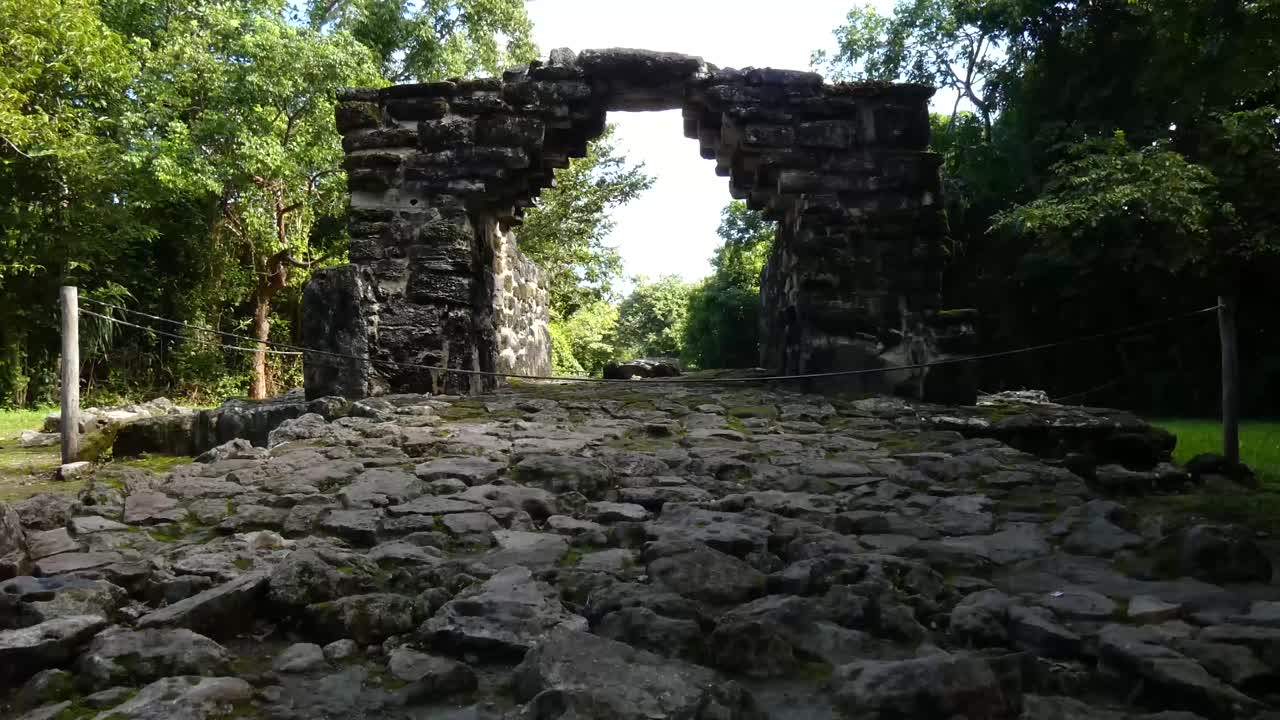 el arco de san gervasio, sitio arqueológico maya, cozumel, méxico