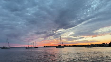 Segeln-In-Zadar-Mit-Solchen-Sonnenuntergängen