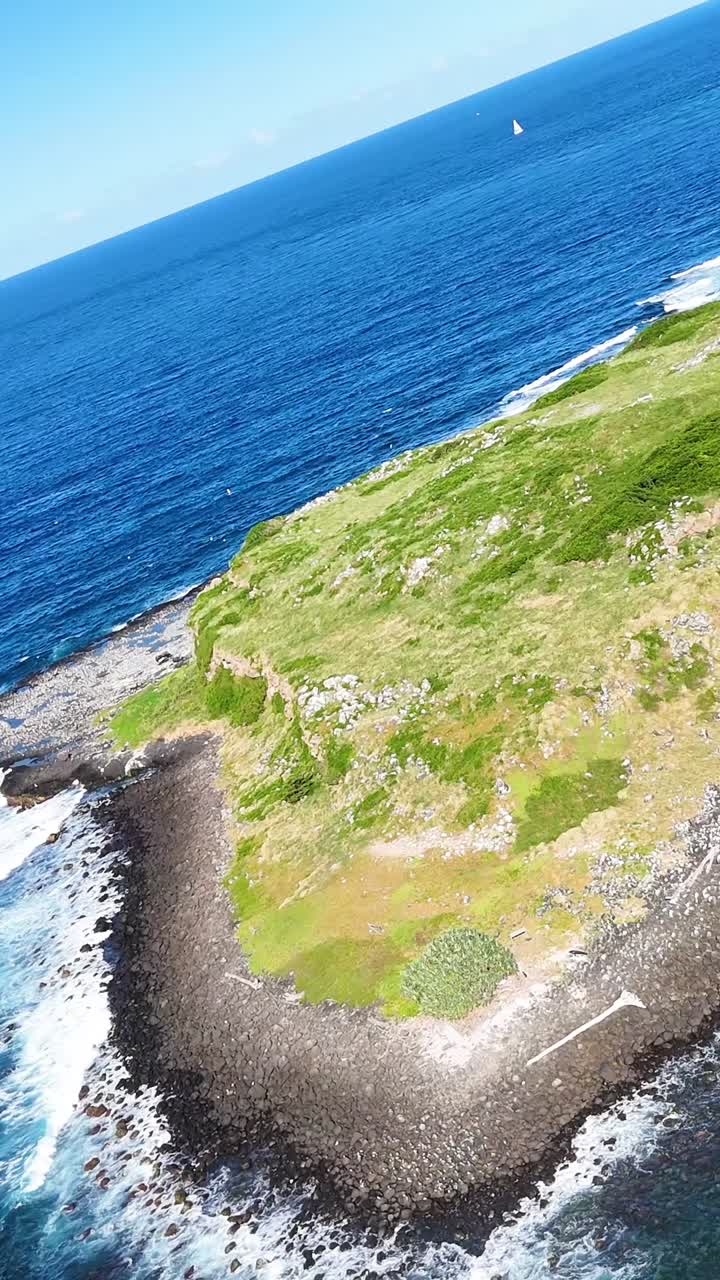 el avión no tripulado captura formaciones rocosas volcánicas en la cabeza de finger