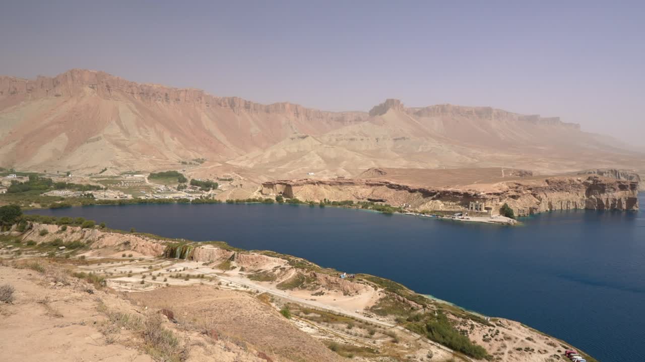 Afganistan, Bamyan'daki Band-e Amir mavi gölünün panoramik görüntüsü
