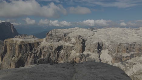 Luftaufnahme:-Dolomiten-In-Gröden,-Italien