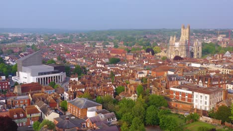 Bonita-Antena-Sobre-La-Ciudad-De-Canterbury-Y-La-Catedral-De-Kent,-Reino-Unido,-Inglaterra-6