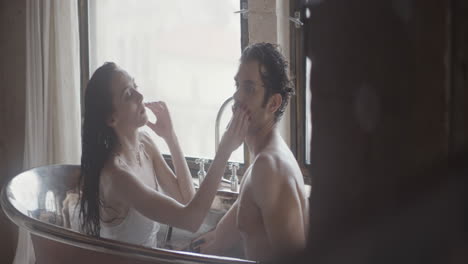 couple relaxing in a bathtub