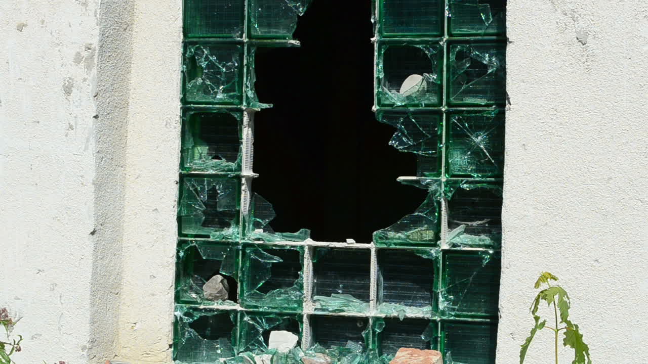 The thrown house. The broken glasses