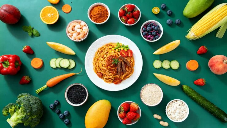 Reagendo a zoom e cambio di esposizione, piatto bianco di spaghetti che rimane centrato su tavolo color teal, ciotole.