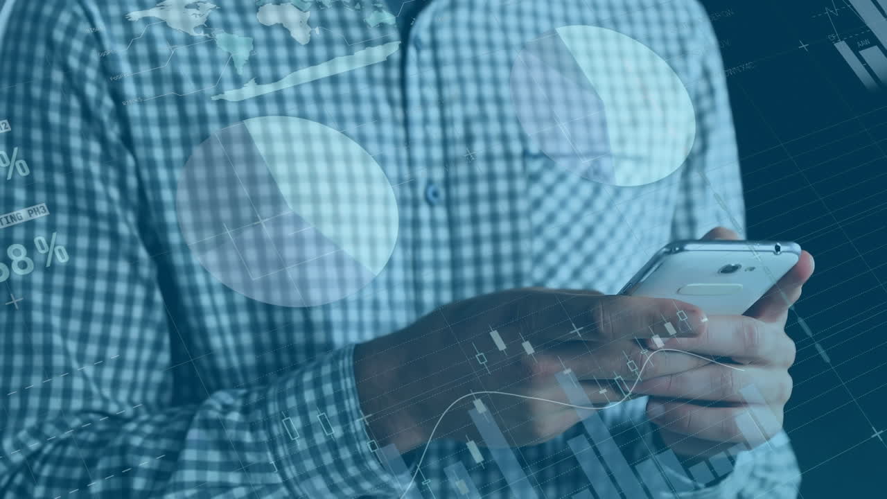 스마트 폰을 사용하는 두 인종 남성을 대상으로 한 데이터 처리 애니메이션